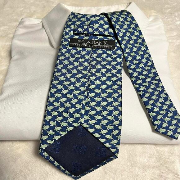 Jos A Bank Sea Turtle Silk Tie 58"x3.5" Blue & Green Eco-Friendly Animal Rescue - Picture 2 of 6